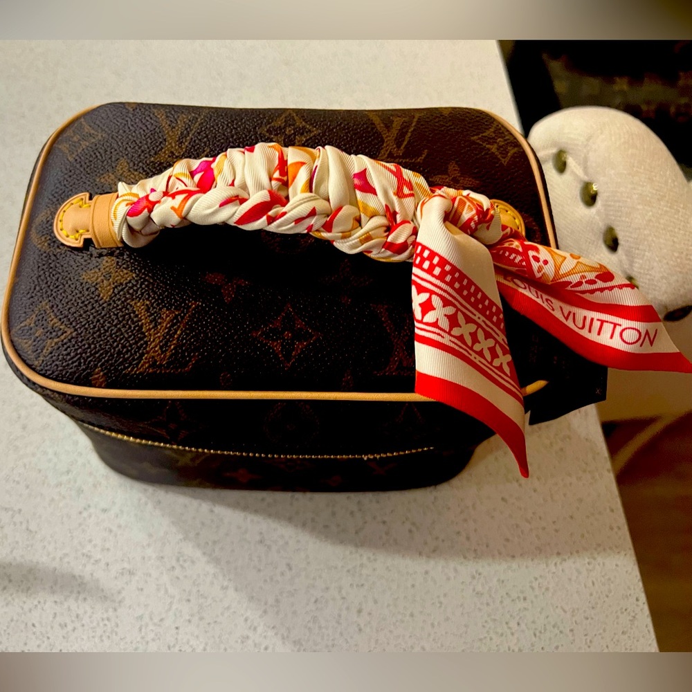 Authentic BRAND NEW Louis Vuitton Nice Mini 🫶🏽💕 w/ LV scarf